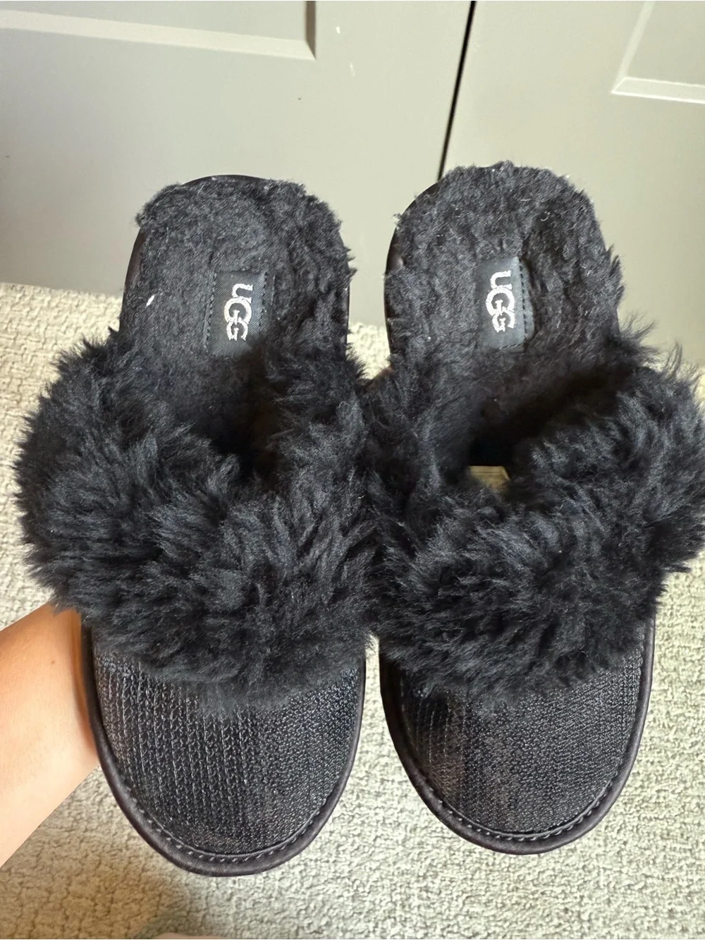 UGG Kids Cozy Slipper Sequin Black Sparkle Fluffy Slide Size 1